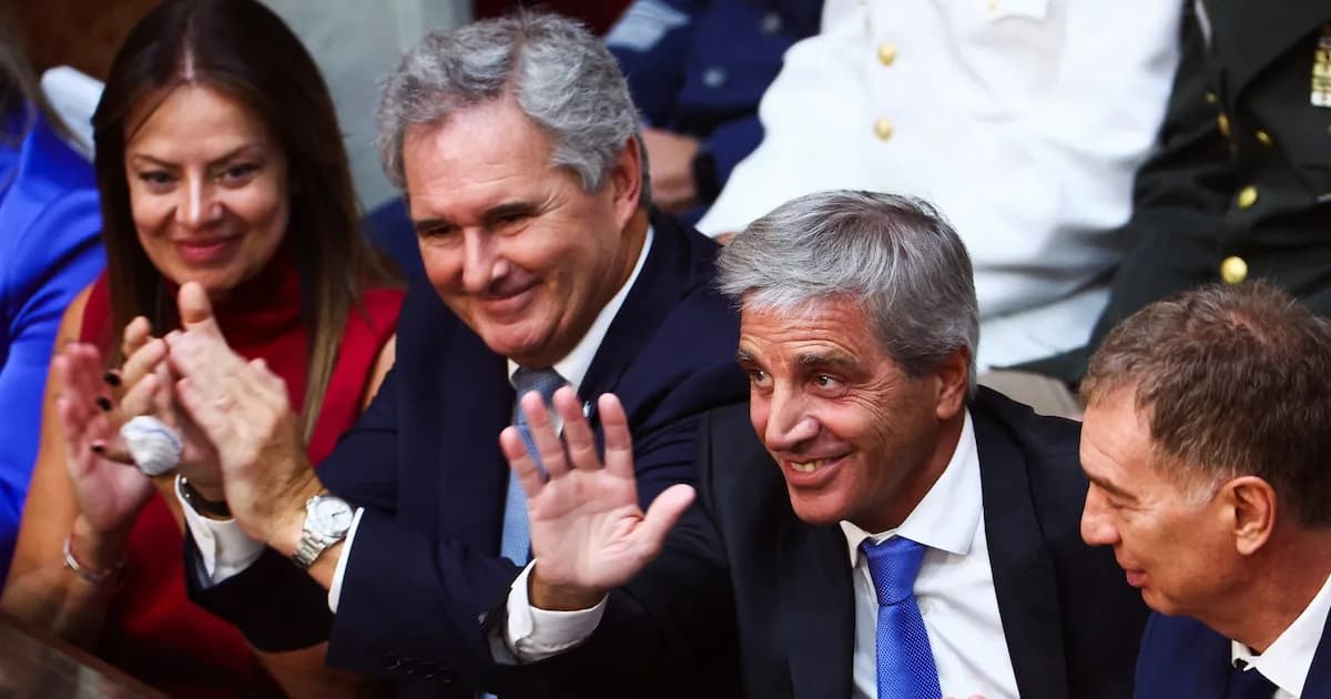 Milei aplaude a Luis Caputo como el mejor ministro de Economía del mundo