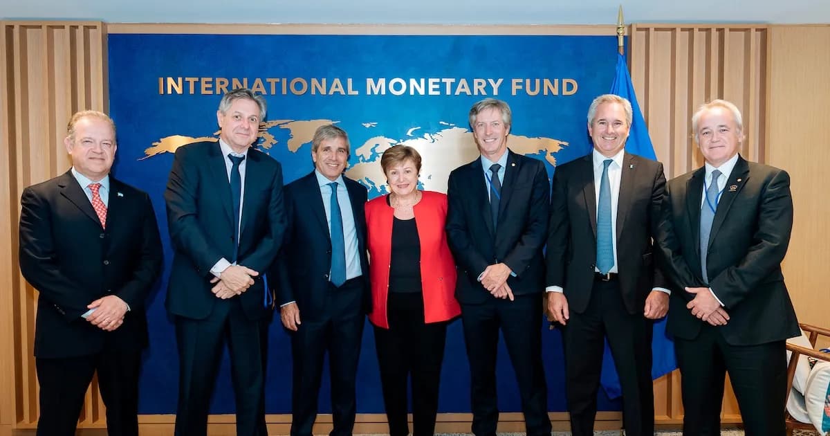 Misión argentina concluye diálogo con el FMI y regresa: próximo paso hacia USD 1.000 millones