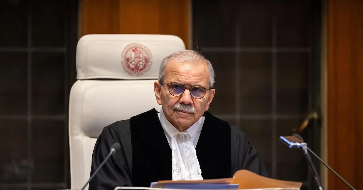 Líbano prohíbe las actividades militares de Hezbolá y exige la entrega de armas