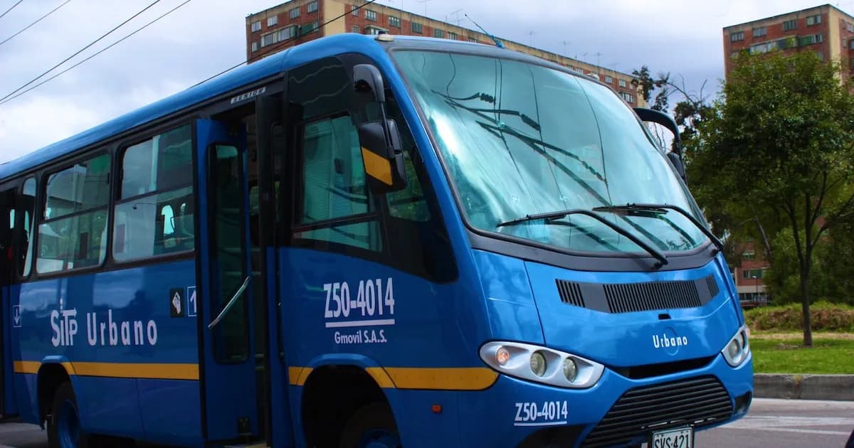 Motociclista gravemente herido en Bogotá tras ser embestido por un bus que se dio a la fuga