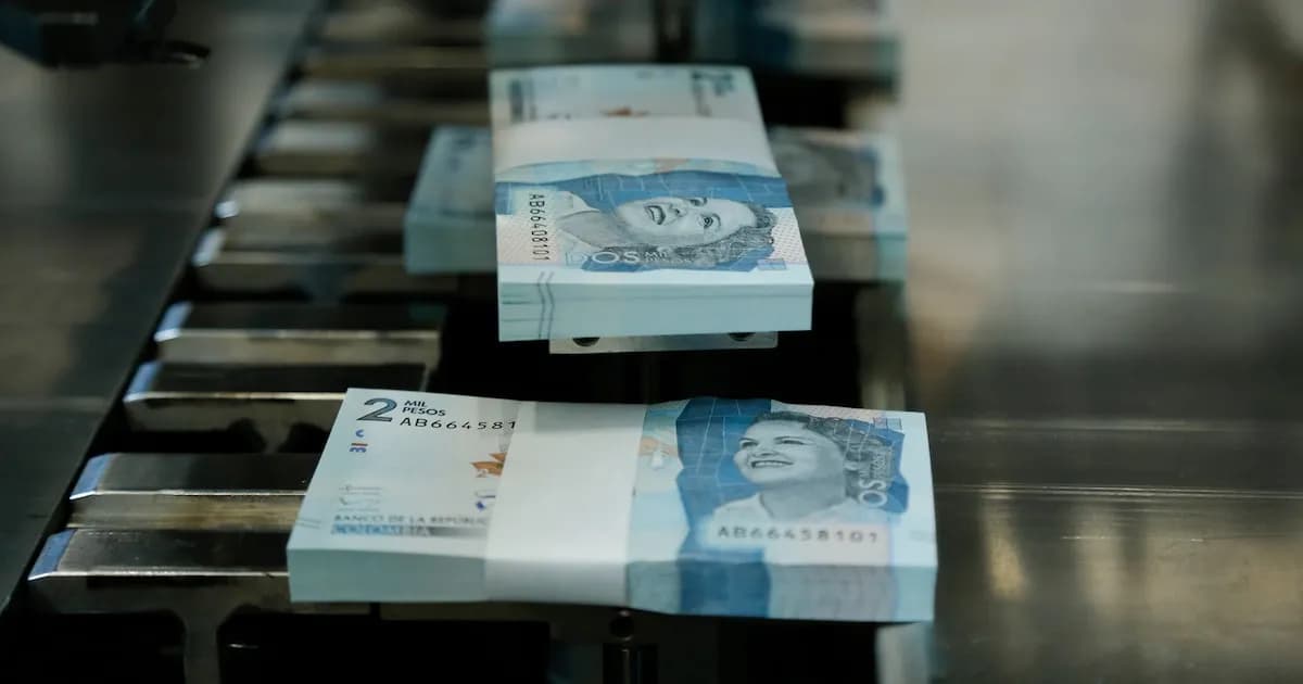 Colombia enfrenta riesgo de deuda insostenible si no se corrige el déficit fiscal