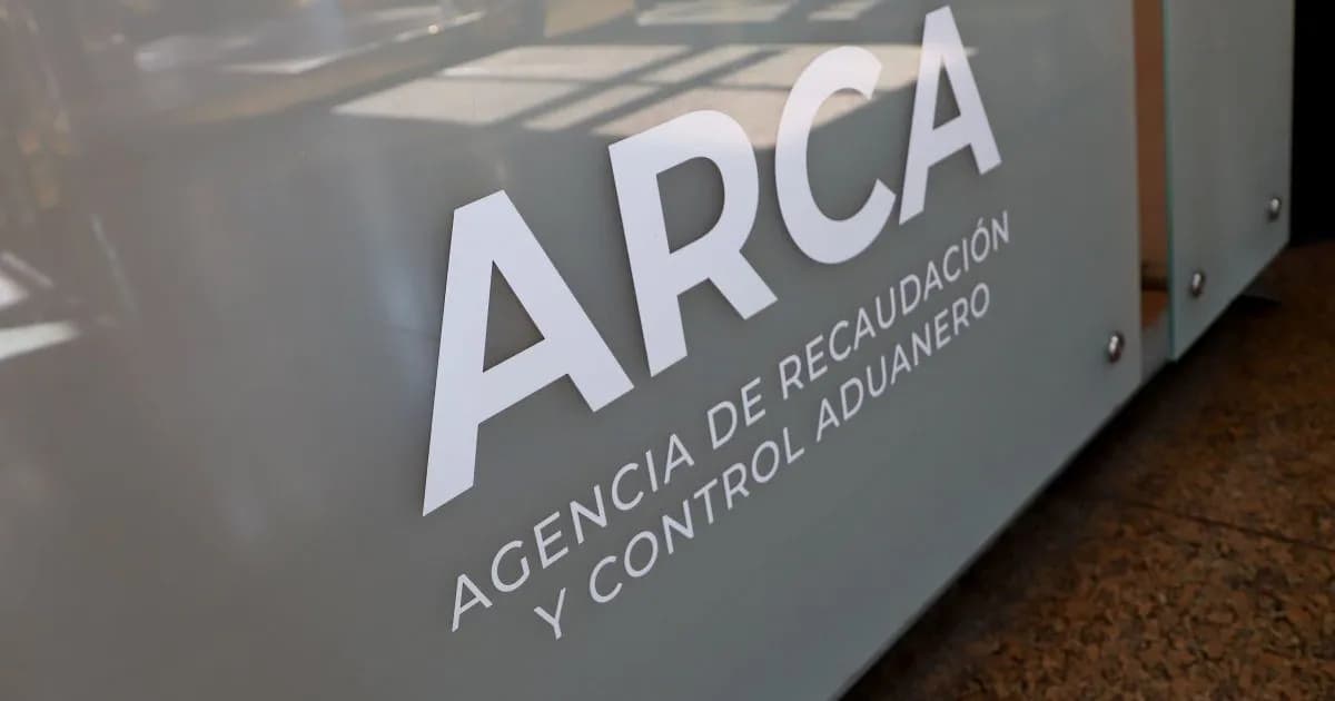 La recaudación fiscal de febrero disminuyó un 9% en términos reales