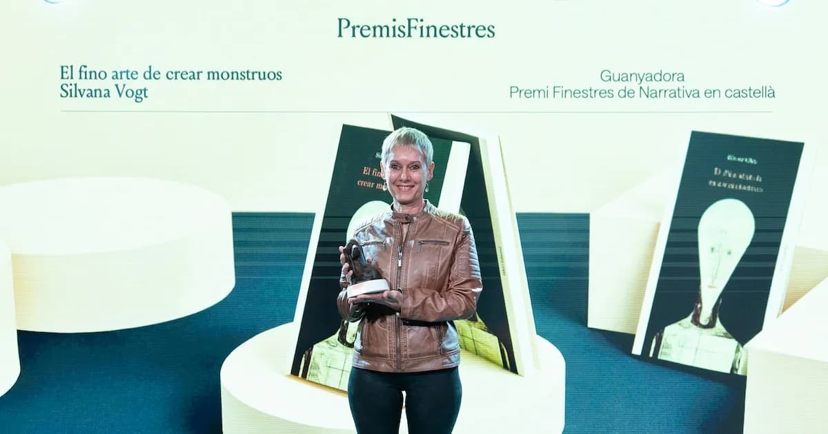 Silvana Vogt recibe el Premio Finestres en Barcelona por su obra 'El fino arte de crear monstruos'