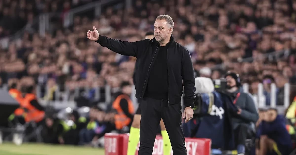 Hansi Flick analizó el riesgo de mantener a Pedri en el partido contra Atlético de Madrid