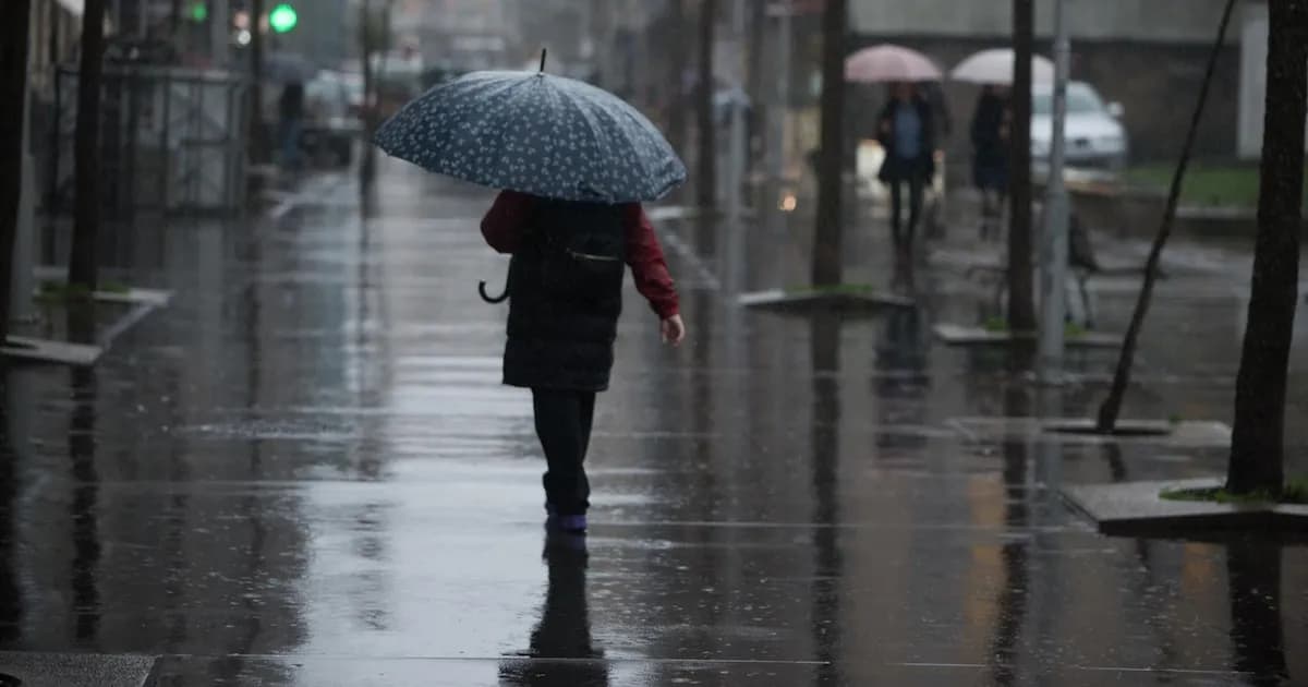 Ocho comunidades y Ceuta en alerta por mal tiempo: viento, lluvia y oleaje en Andalucía y Canarias