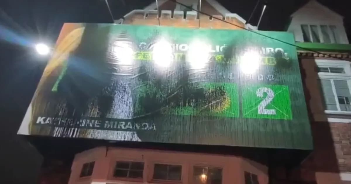 Vandalizan sede de campaña de Katherine Miranda en Bogotá tras denuncias de corrupción