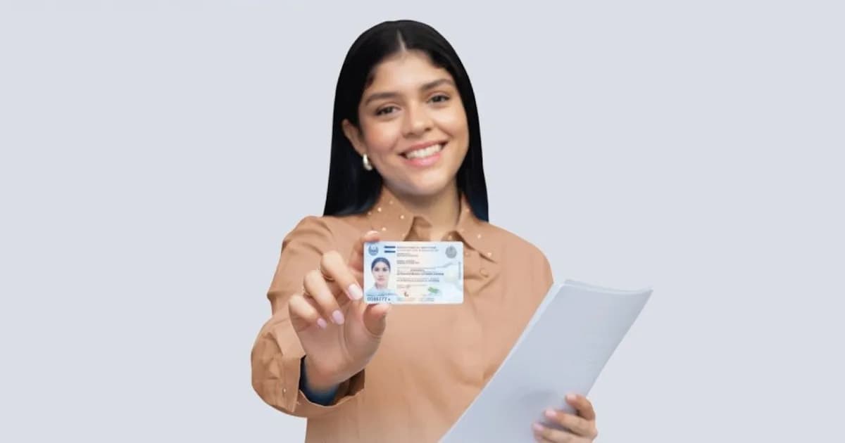 El Salvador inicia preinscripción para jóvenes de 17 años de cara a elecciones de 2027