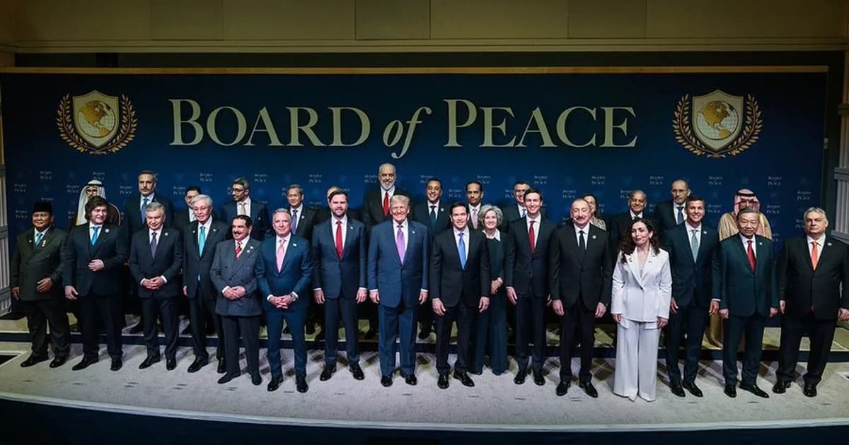 Milei ofrece enviar Cascos Blancos a Gaza en Consejo de Paz de Washington