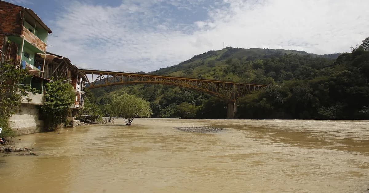 Tragedia en Antioquia: Cuatro fallecidos por crecidas de ríos y un desaparecido en Carepa