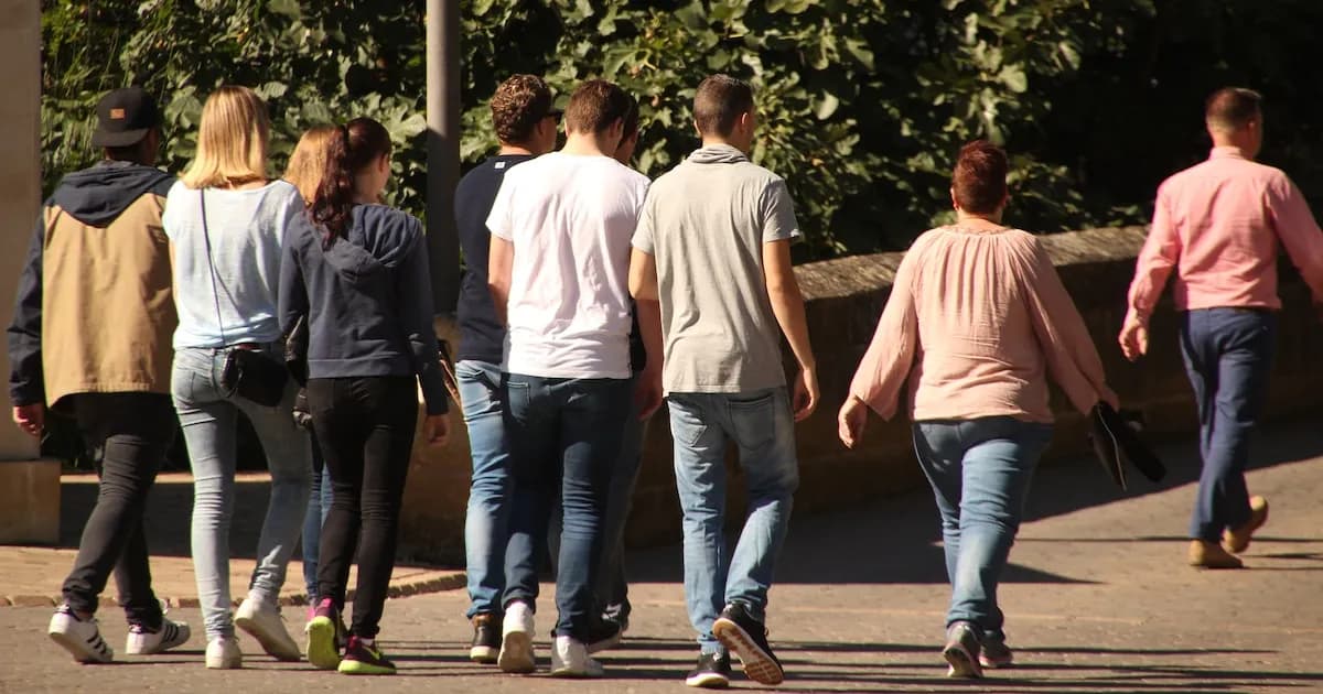 Estudio revela posturas conservadoras en hombres de la Generación Z sobre roles de género