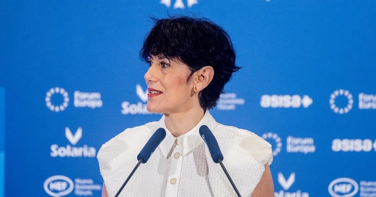 Elma Saiz insta a Feijóo a respaldar el 'no a la guerra' y a defender los DDHH en España