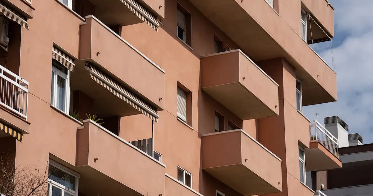 El costo de la vivienda en España se eleva un 14,4% en febrero, liderado por las islas