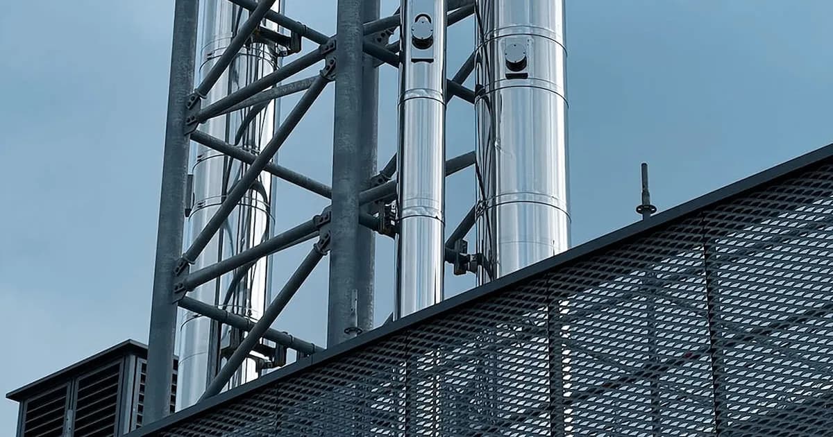 Acerinox y Jeremias presentan la innovadora línea de chimeneas ecoamigables 'Blueline'