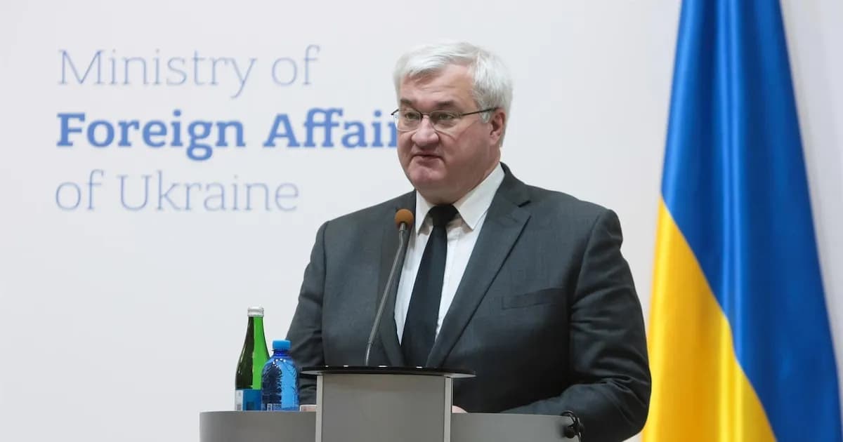 Ucrania denuncia a Hungría por la detención de siete empleados de su banco en Budapest