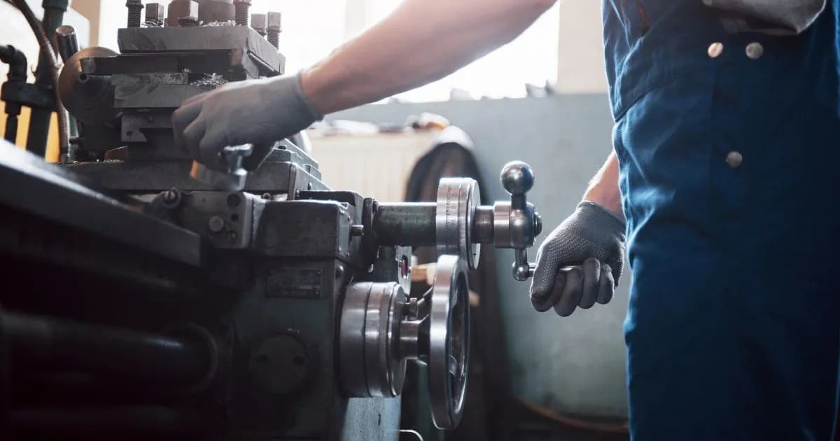 Crisis industrial en Argentina: se pierden 160 empleos diarios y la producción retrocede a 1985