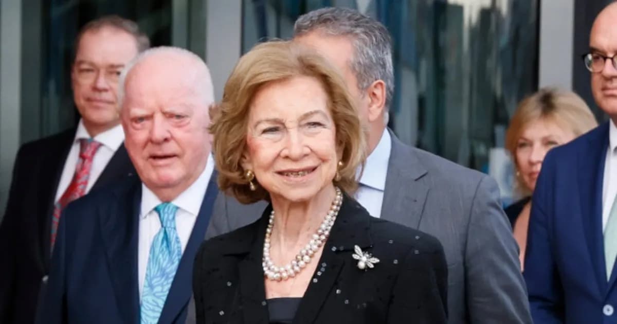 La reina Sofía es homenajeada en Gran Canaria mientras recuerda a su hermana