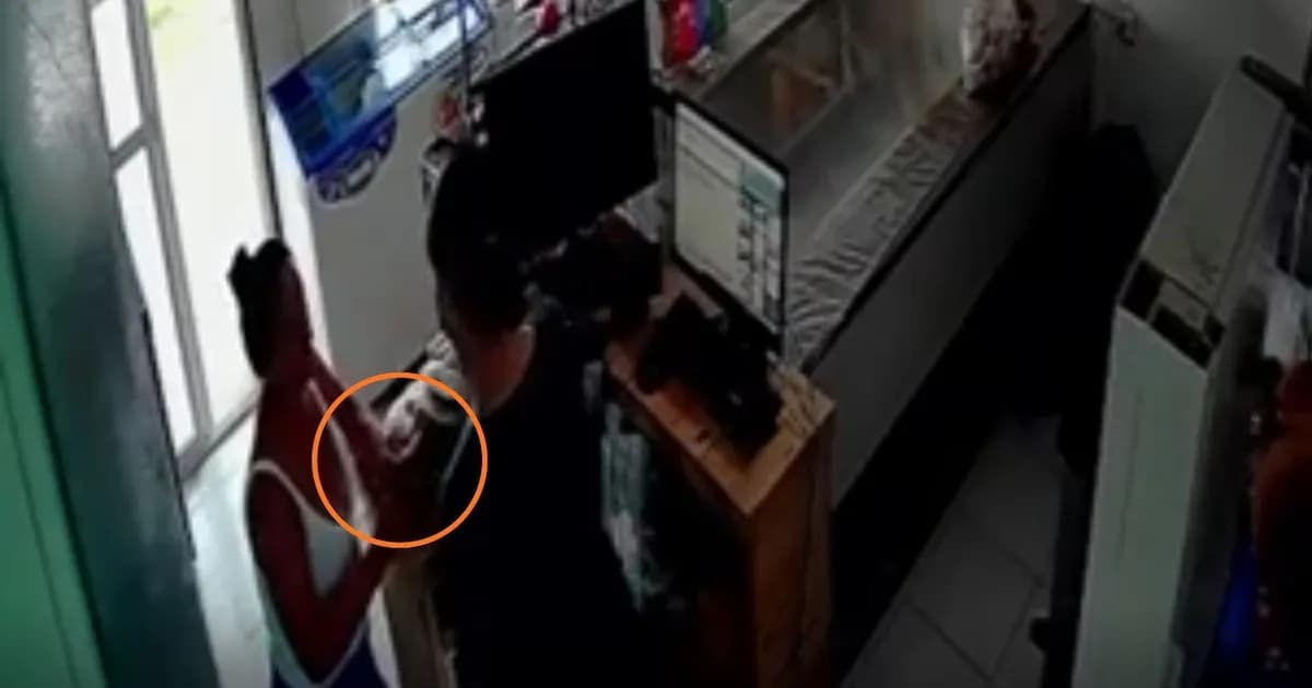 Ingeniosa estafa en Chaco: mujer roba más de $400 mil tras simular lectura de manos