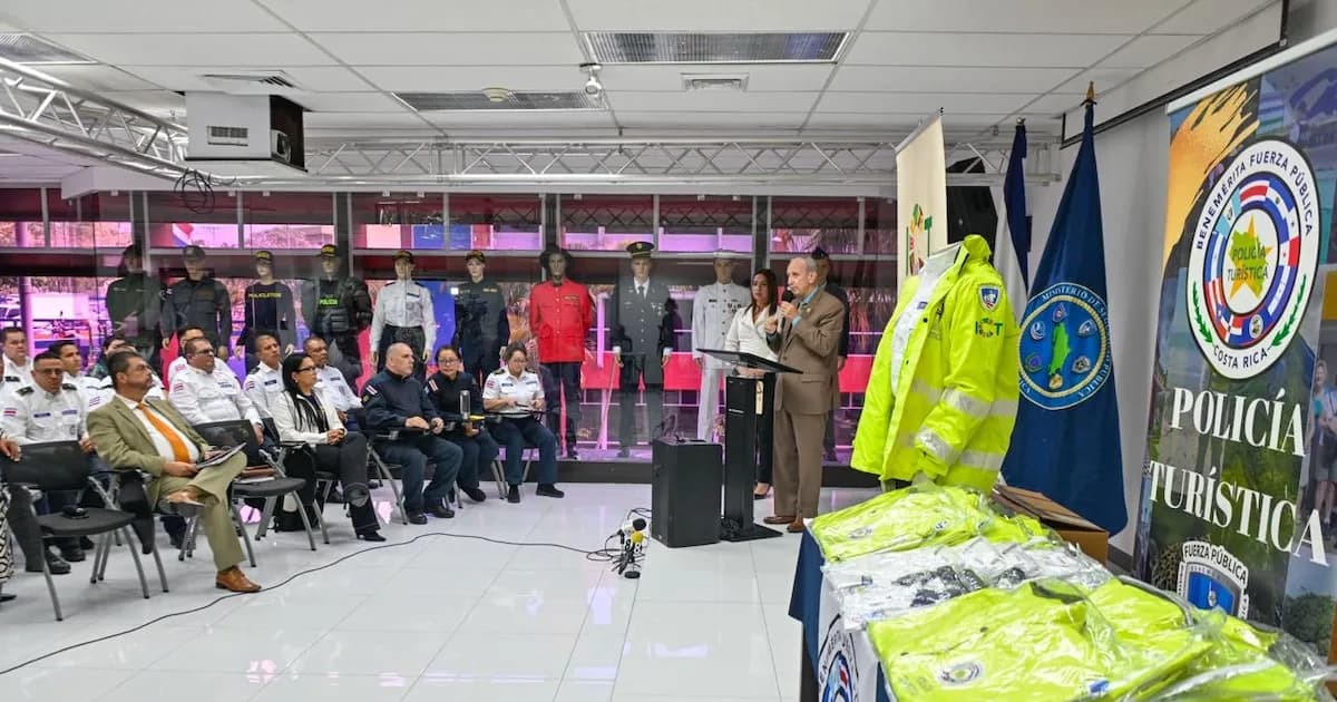 Costa Rica refuerza la seguridad turística con nueva inversión en uniformes y equipos