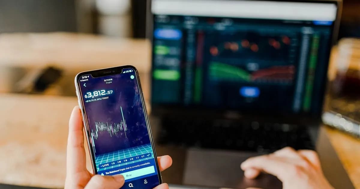 Las fintech de criptomonedas se reinventan para competir en finanzas tradicionales