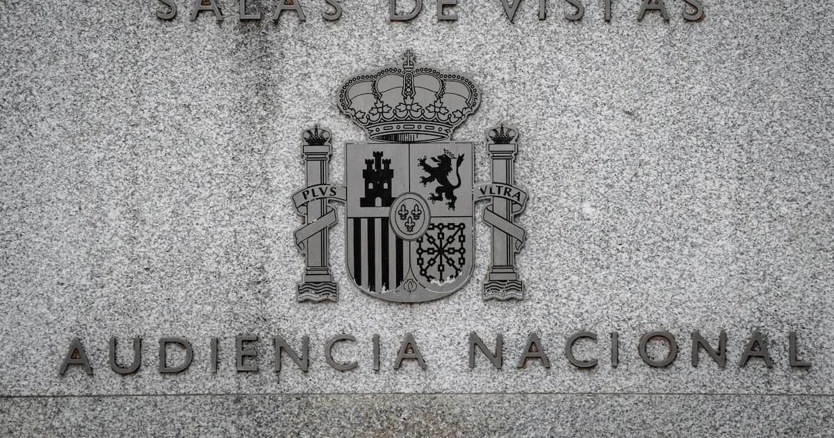 Rechazo a la querella de Hazte Oír contra Zapatero por vínculos con Maduro