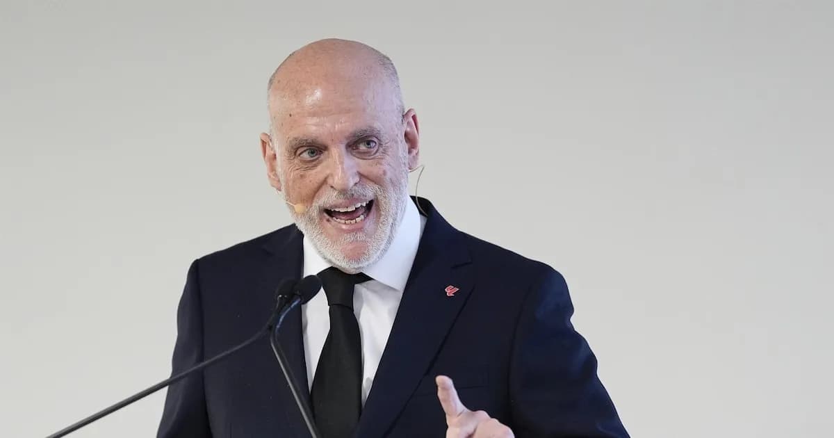 Javier Tebas: "Un equipo especial monitoriza gritos racistas hacia Vinícius en los estadios"