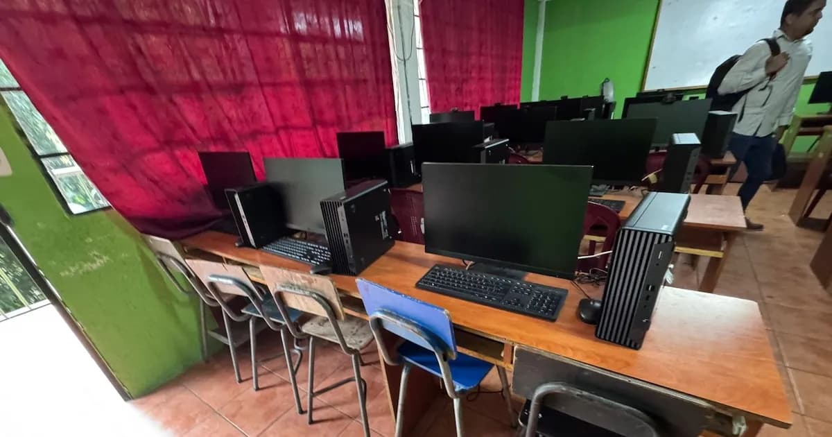 Guatemala avanza en conectividad educativa con internet en más de 150 escuelas públicas