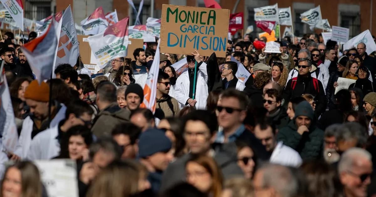 Médicos exigen negociación directa con Sanidad para finalizar la huelga