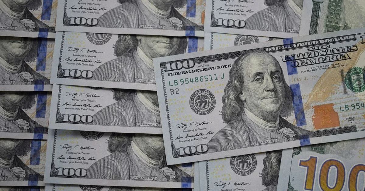 El dólar blue se incrementa $15 pero registra una leve caída semanal