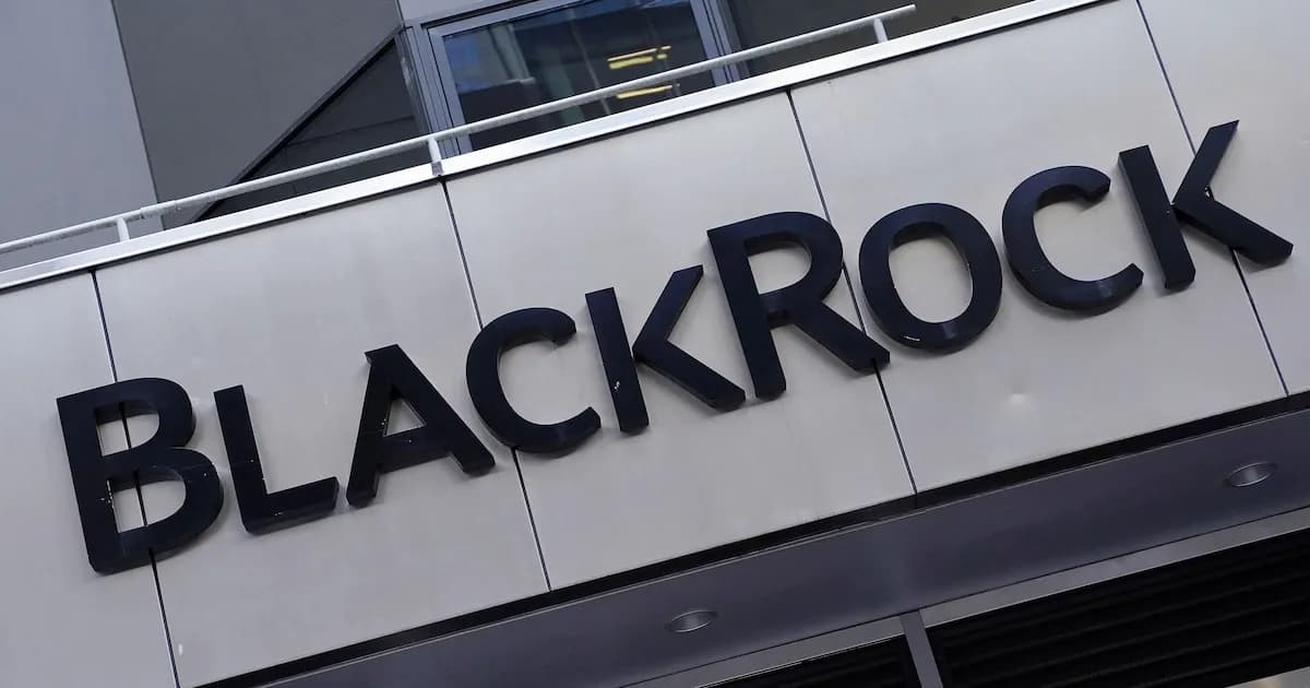 Caída del 7% en acciones de BlackRock tras limitar retiros en su fondo de inversión