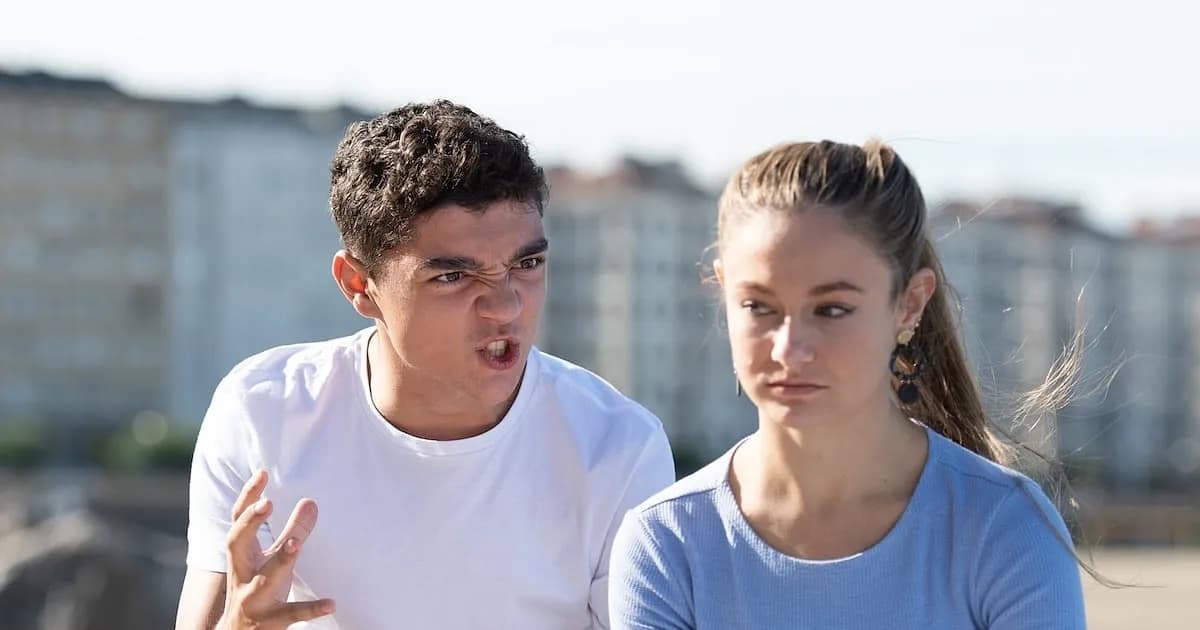 La agresividad en adolescentes podría acelerar el envejecimiento, revela un estudio