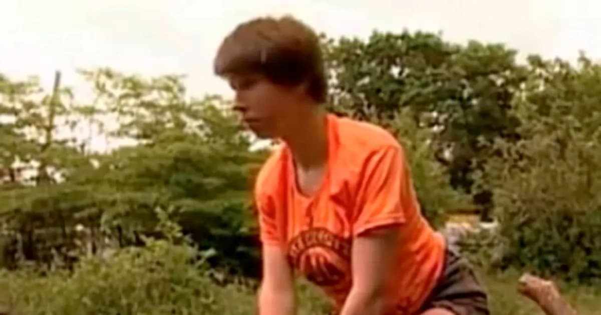 La historia de Oxana: una niña que vivió entre perros callejeros en Ucrania