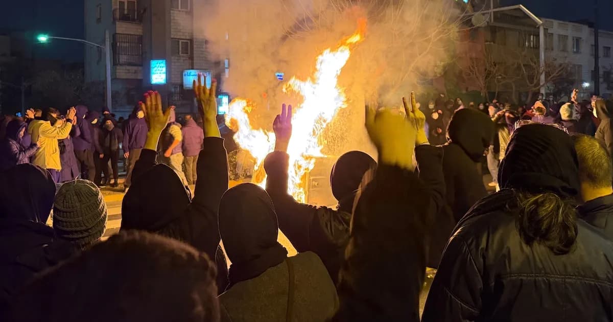Las protestas en Irán continúan pese a la represión violenta y los homenajes masivos
