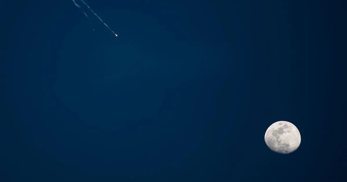 Irán detiene ataques a países vecinos, pero se reserva derecho a responder