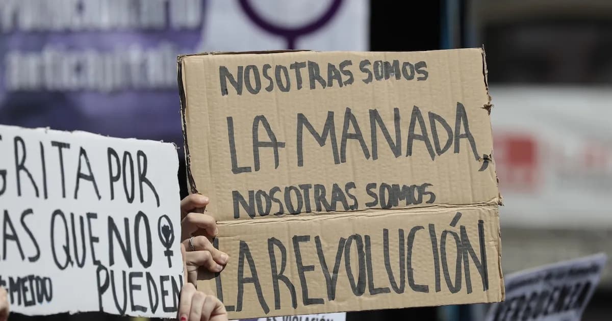 Juicio en Magaluf: piden hasta 20 años de prisión para ocho hombres por violación grupal a turista