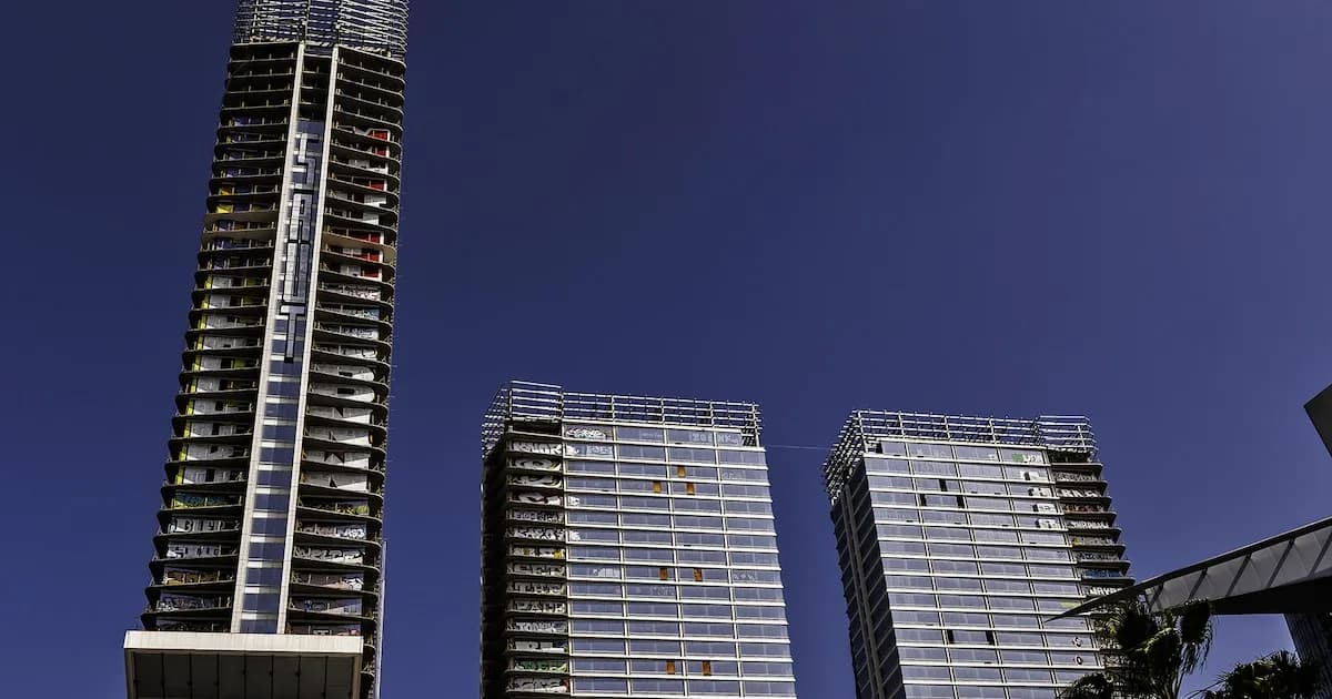 Oceanwide Plaza de Los Ángeles: nuevo comprador busca revitalizar el emblemático complejo