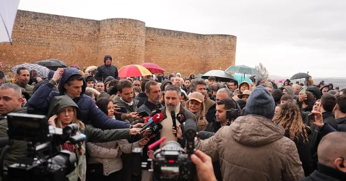 Abascal critica a Mañueco por traspasar límites y sugiere buscar nuevos aliados