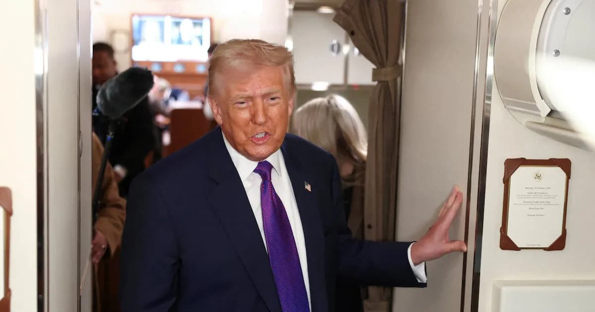 Trump acusa a Obama de filtrar información sobre extraterrestres