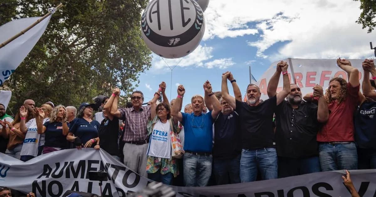 Gremios exigen paro de 36 horas y la CGT evalúa acciones legales frente a reforma laboral