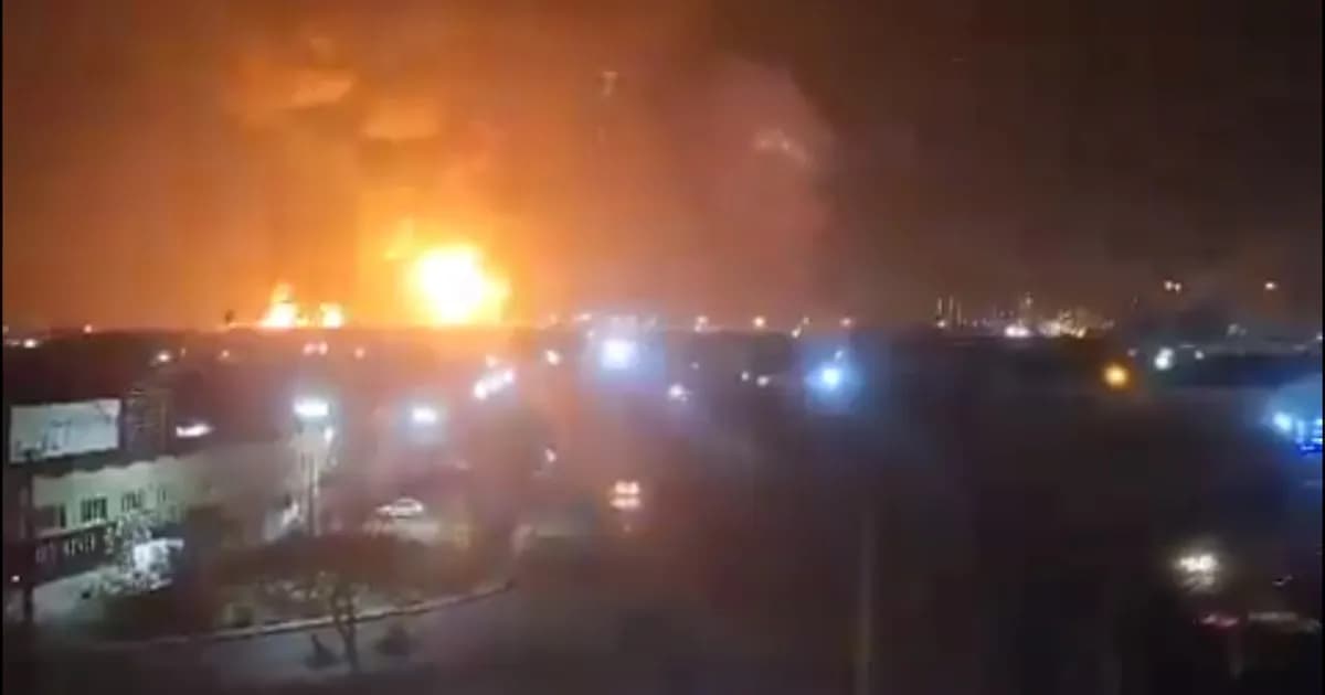 EE.UU. e Israel atacan un depósito de petróleo en Teherán en escalada bélica