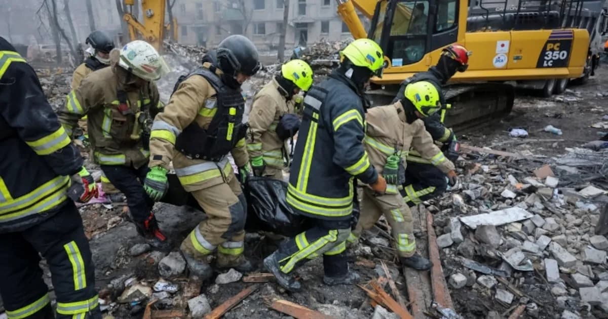 Nuevos bombardeos rusos en Kharkiv dejan al menos 12 muertos y un edificio destruido