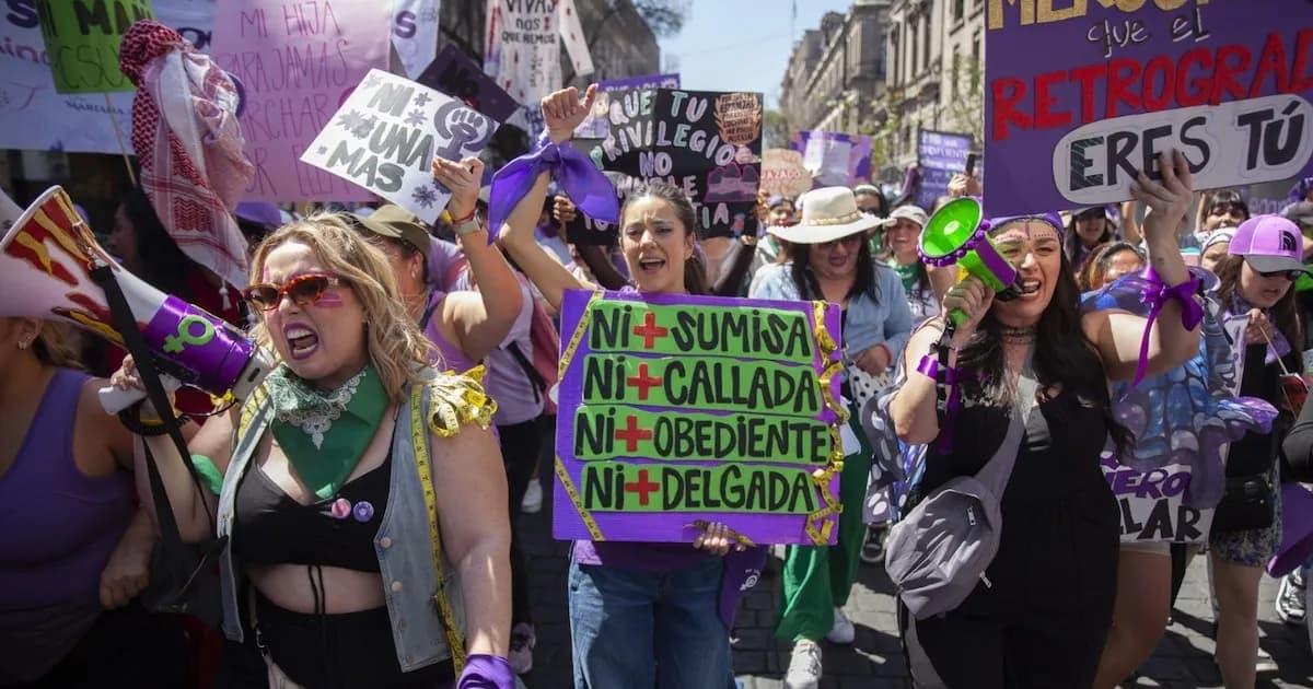 Preparativos para la marcha del 8M en CDMX: impactarán estaciones de Metro y Metrobús