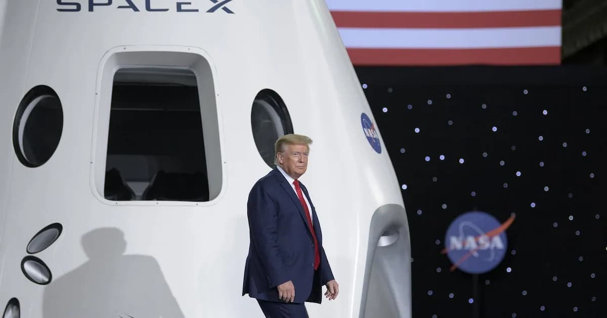 Trump ordena publicar archivos sobre la vida extraterrestre después de que Obama afirmara creer que existe