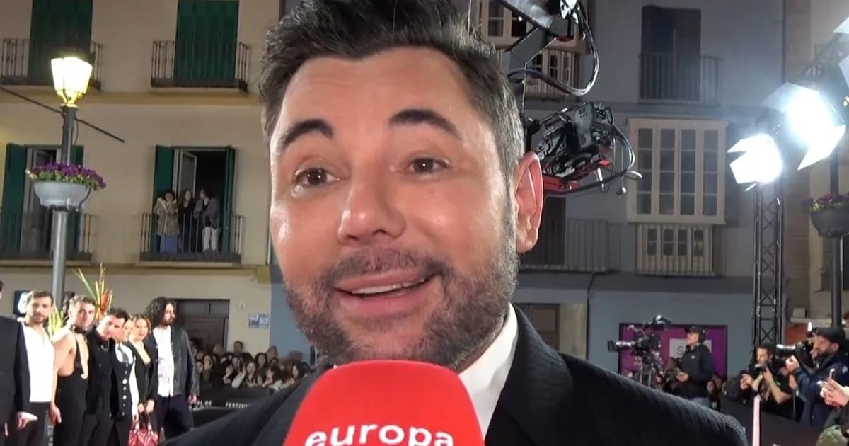 Miguel Poveda hace alusión a la deuda con Isabel Pantoja: "Que Dios nos lo pague"
