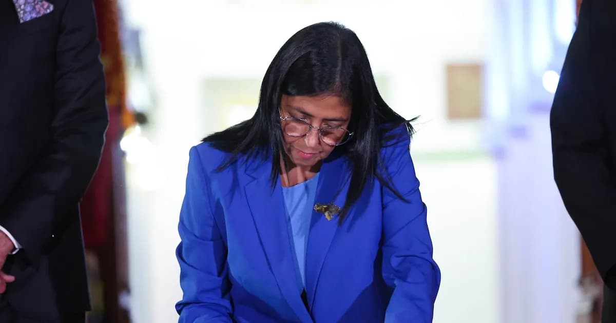 Delcy Rodríguez celebra la ley de amnistía y solicita revisión de casos excluidos