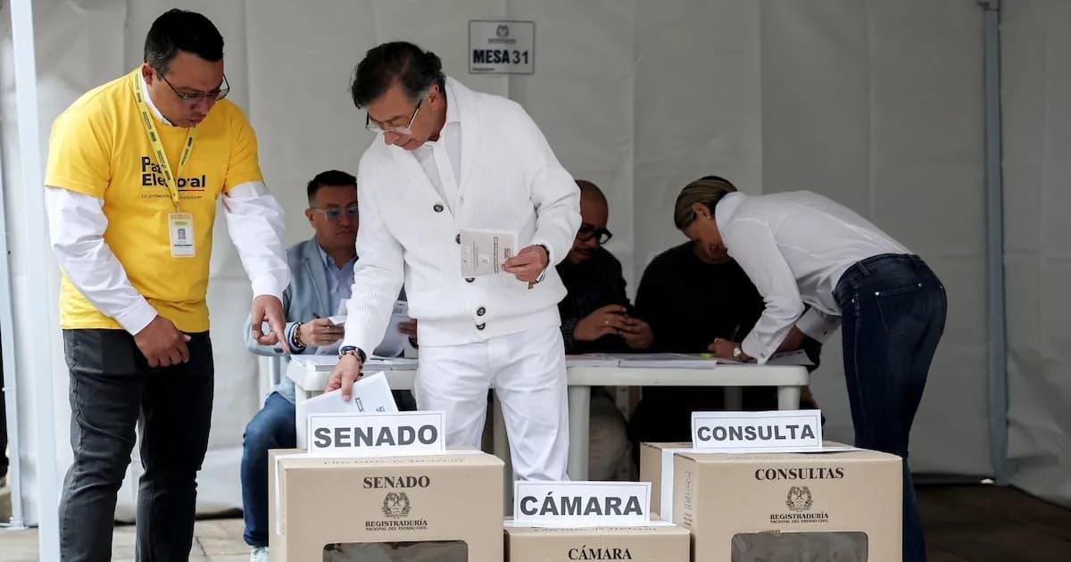 Petro denuncia irregularidades en consultas electorales y critica al CNE