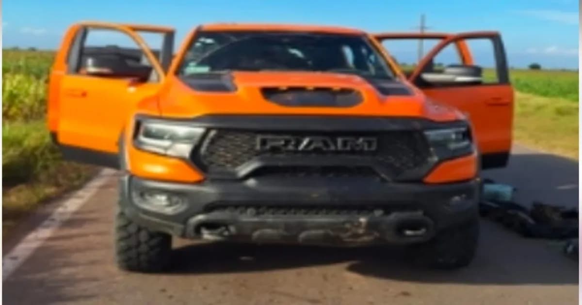 Violento ataque armado en Sinaloa deja vehículos y armas incautadas