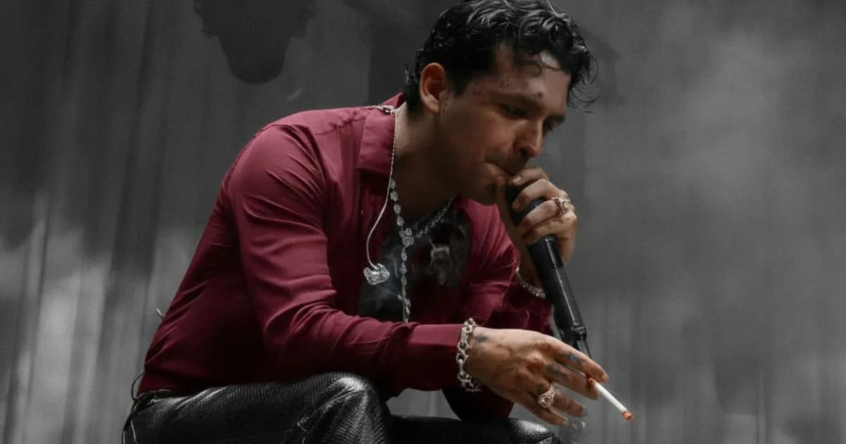 Christian Nodal, en la mira por deudas alimenticias durante la marcha del 8M en CDMX