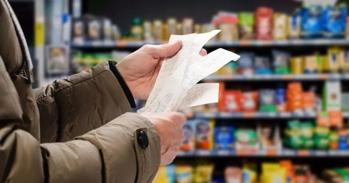 El Gobierno anticipa un leve respiro en la inflación de febrero, pero marzo muestra señales de alarma