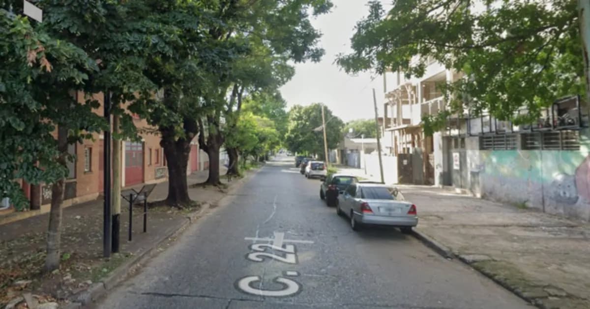 Asalto a jubilada de 94 años en La Plata: delincuentes la amordazan y buscan dólares