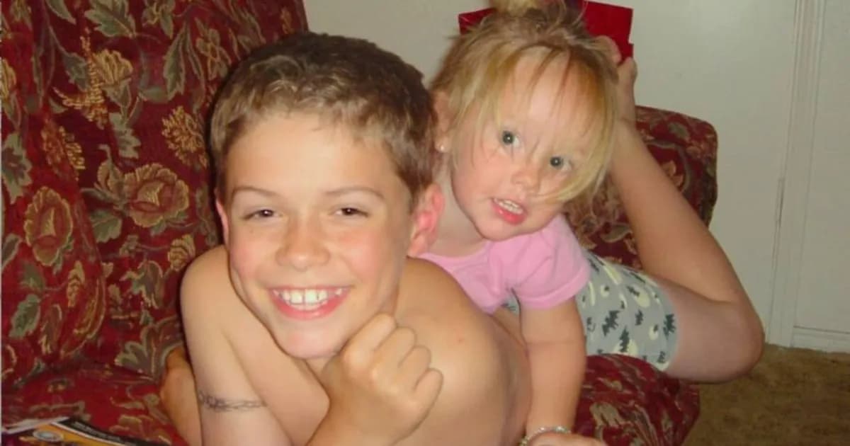 El trágico caso del joven que asesinó a su hermana en Texas: un mensaje aterrador a su madre